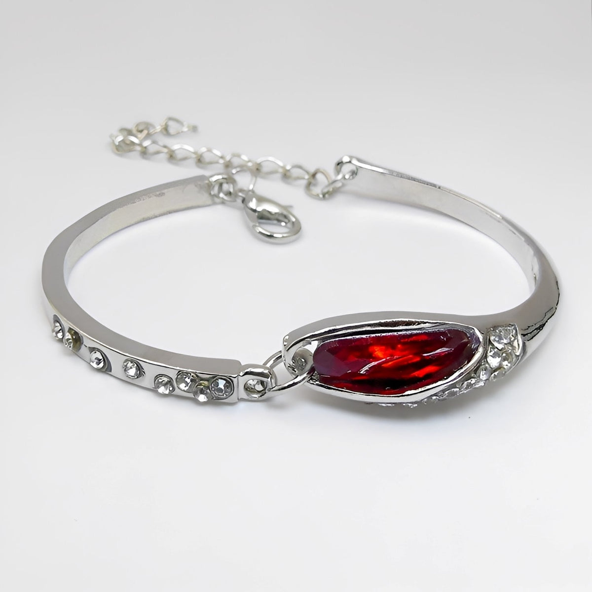 Miku – Bracelet élégant orné de saphirs