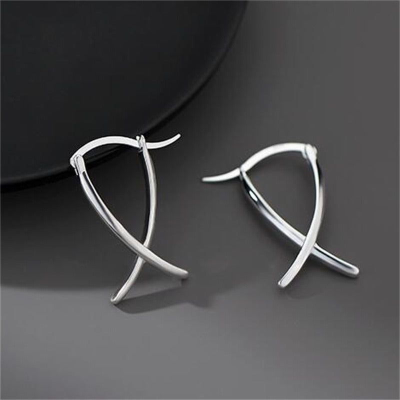 Emilie – Boucles d'oreilles élégantes avec lignes croisées