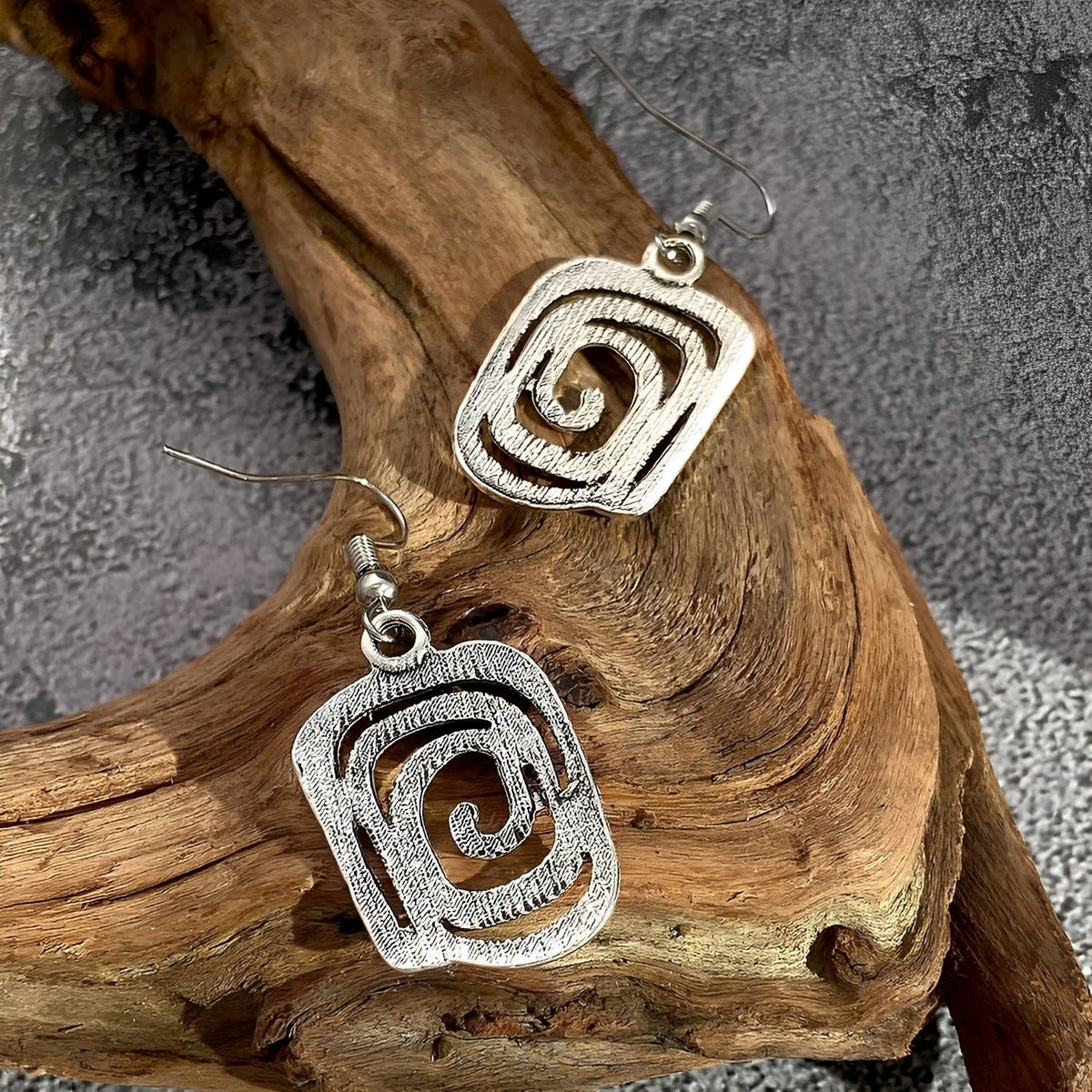 Kaia – Boucles d'oreilles Boho en argent avec design en spirale