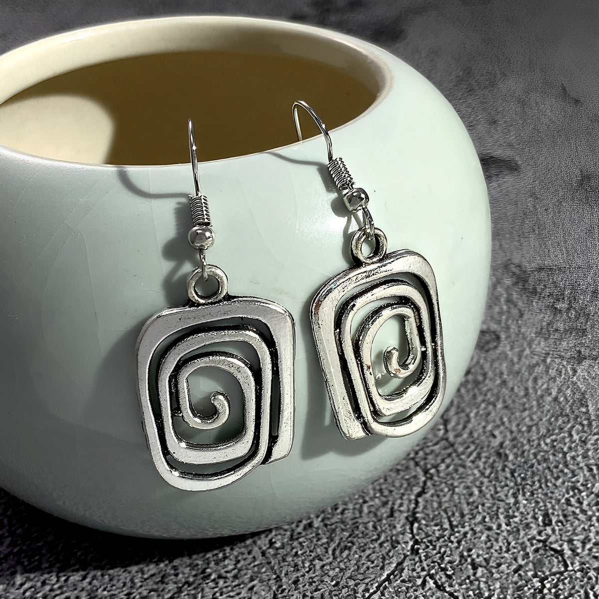 Kaia – Boucles d'oreilles Boho en argent avec design en spirale