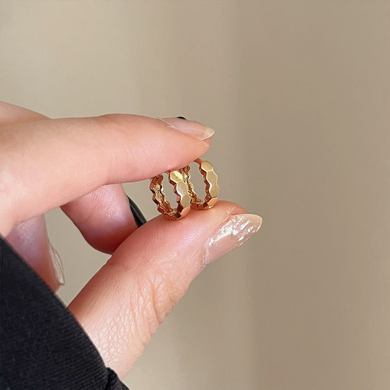 Mei – Boucle d'oreille Clip Géométrique Brillant