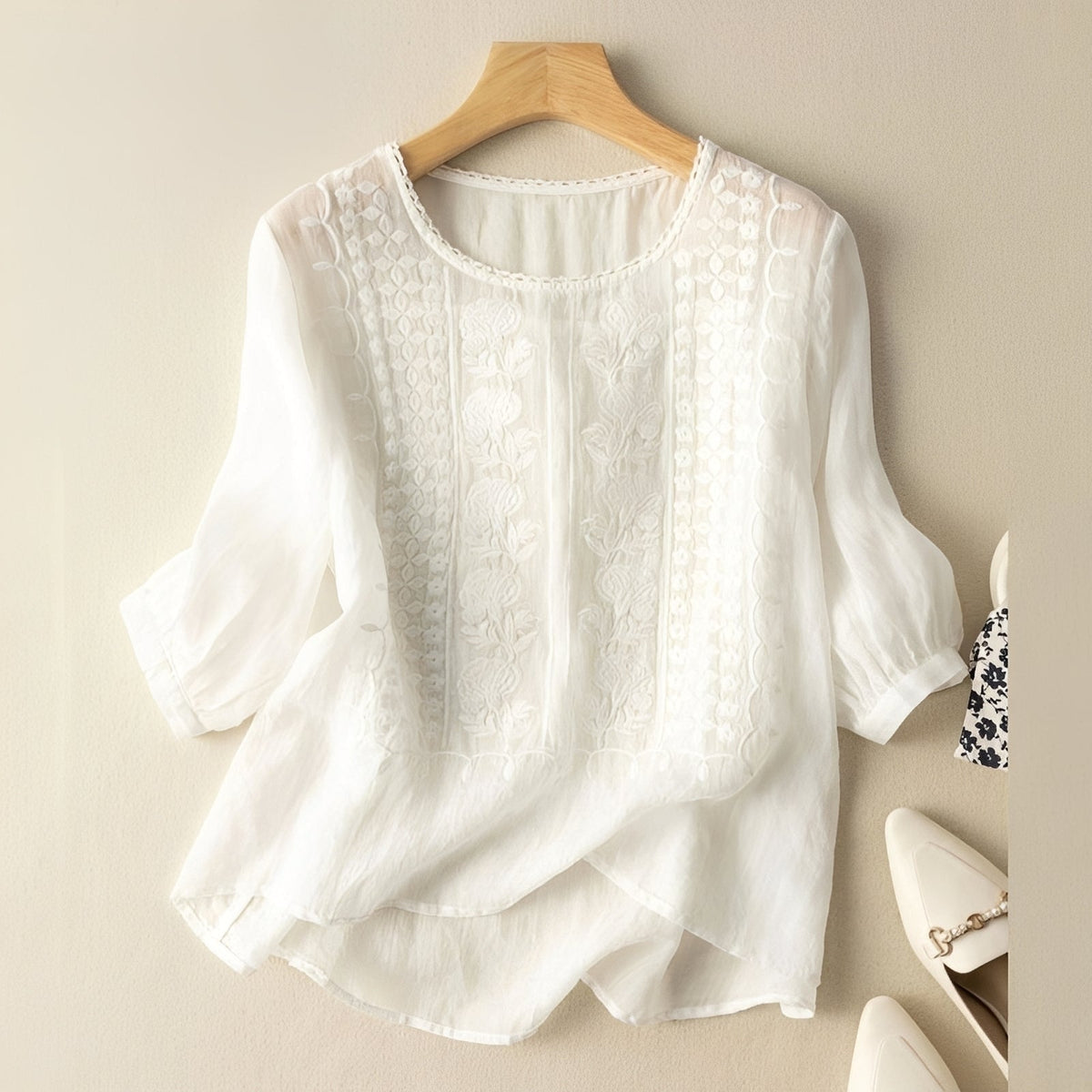 Gretchen - Blouse chic brodée à manches 3/4 pour femmes