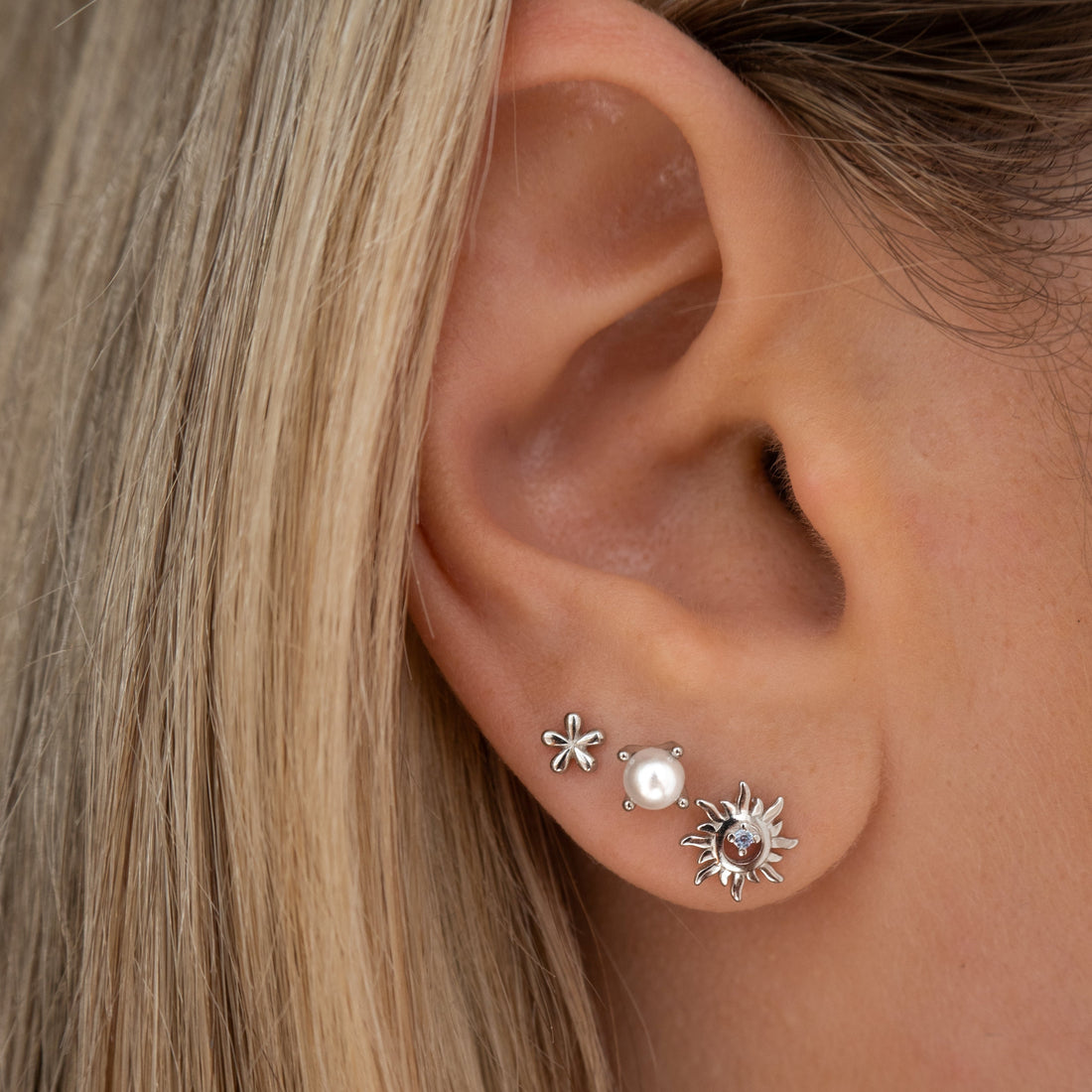 Boucles d'oreilles de fleurs mini en argent sterling