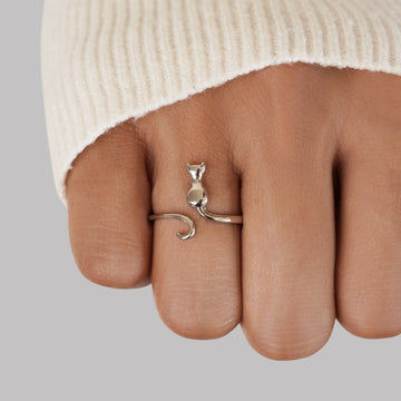 Mindy – Bague chat en argent mystique