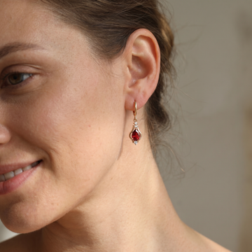 Kate - Boucle d'oreille en cœur arc-en-ciel