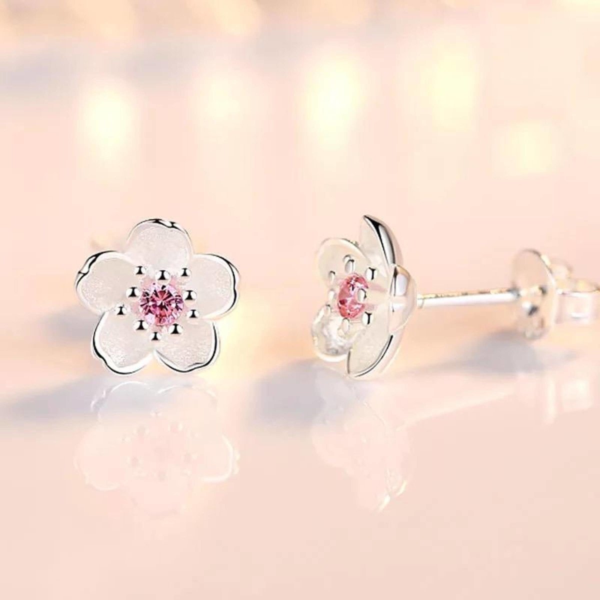 Holly - Boucles d'oreilles fleurs de cerisier argentées