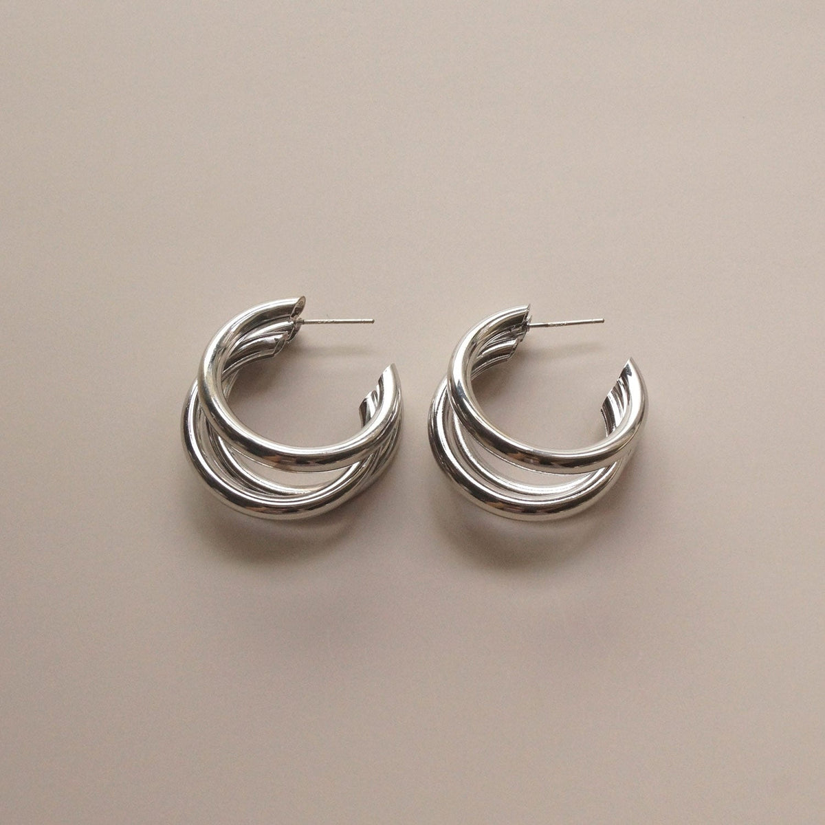 Mila - Boucles d'oreilles triples audacieuses en argent